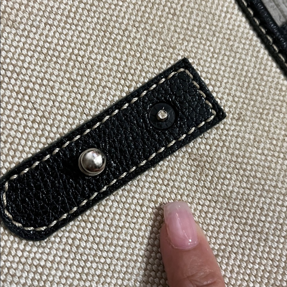 Modus Rio Brianna Crossbody Bag - Picture 7 of 14